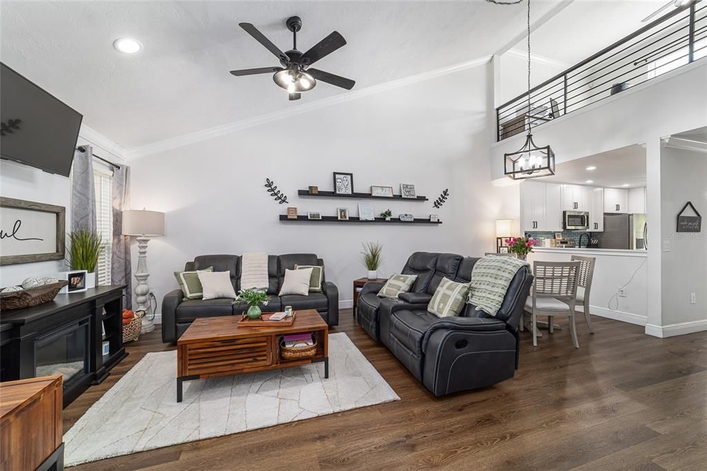 Active With Contract: $309,900 (2 beds, 2 baths, 1507 Square Feet)