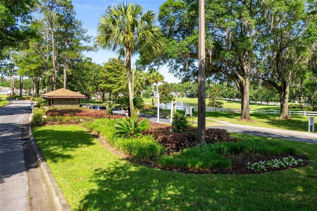 Active With Contract: $309,900 (2 beds, 2 baths, 1507 Square Feet)