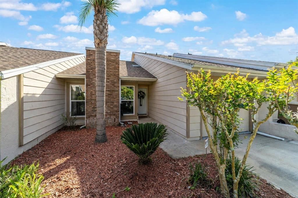 Active With Contract: $309,900 (2 beds, 2 baths, 1507 Square Feet)