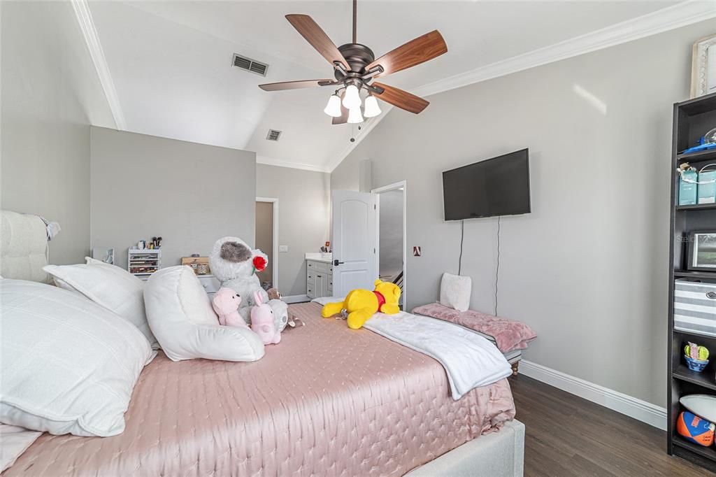 Active With Contract: $309,900 (2 beds, 2 baths, 1507 Square Feet)