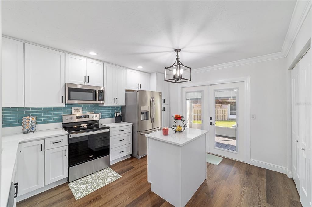 Active With Contract: $309,900 (2 beds, 2 baths, 1507 Square Feet)
