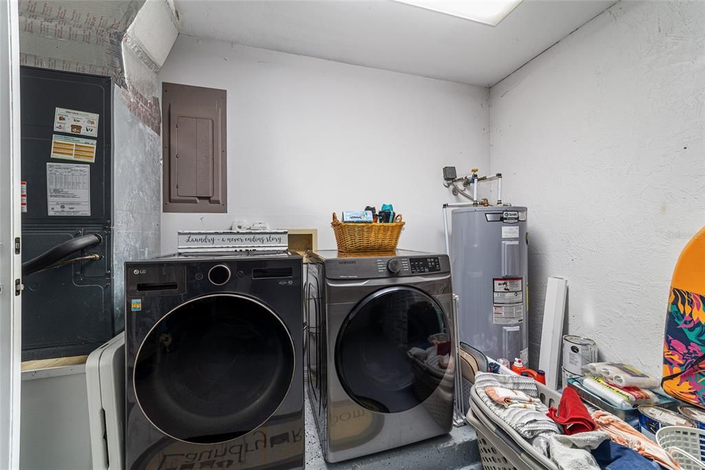 Active With Contract: $309,900 (2 beds, 2 baths, 1507 Square Feet)