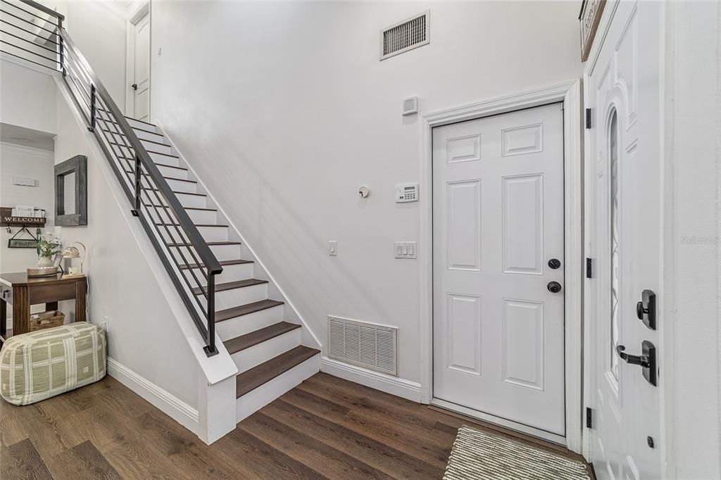 Active With Contract: $309,900 (2 beds, 2 baths, 1507 Square Feet)