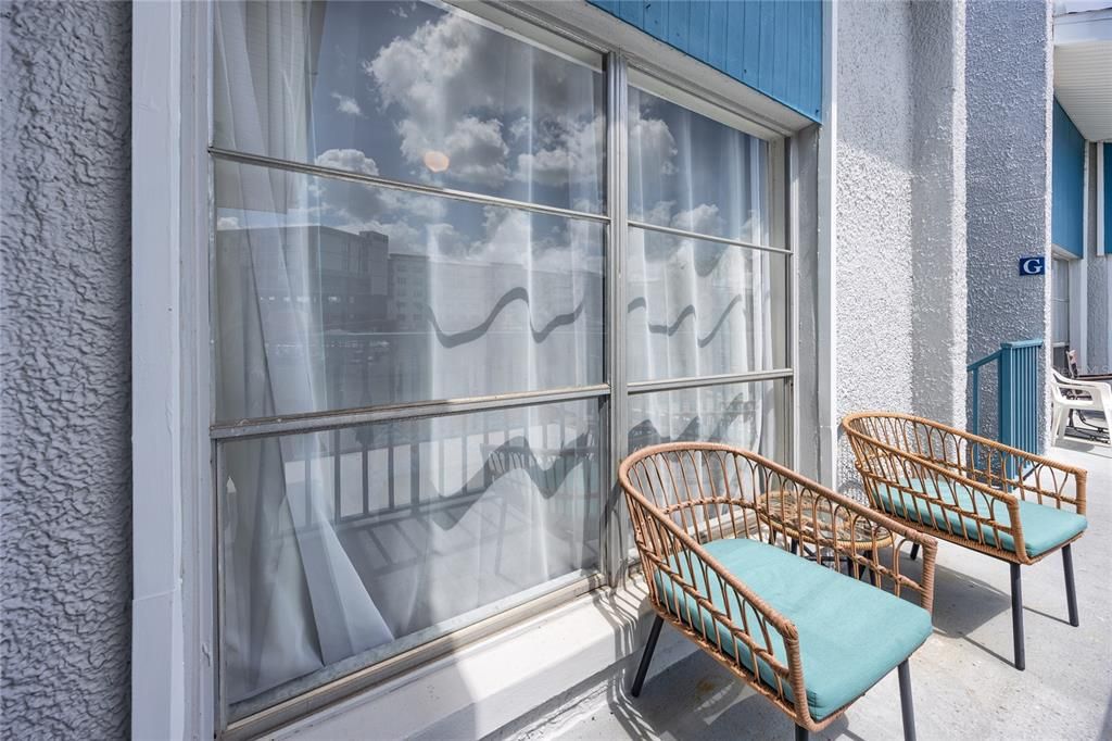 For Sale: $355,000 (1 beds, 1 baths, 430 Square Feet)