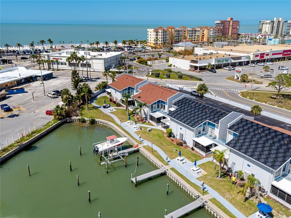 For Sale: $355,000 (1 beds, 1 baths, 430 Square Feet)