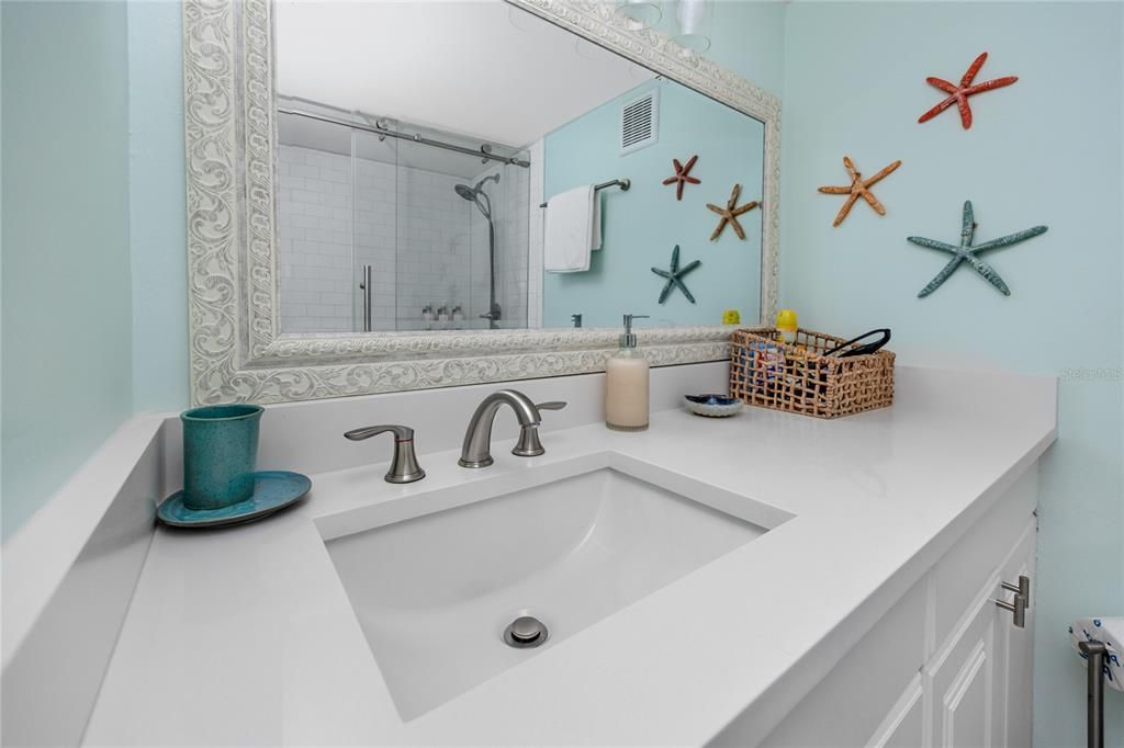 For Sale: $355,000 (1 beds, 1 baths, 430 Square Feet)