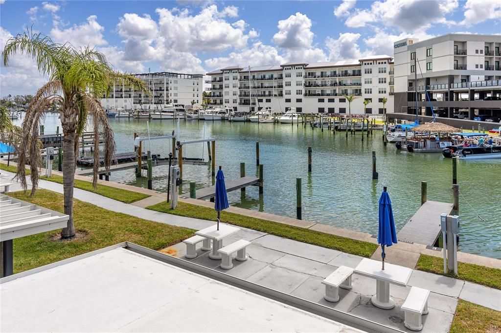 For Sale: $355,000 (1 beds, 1 baths, 430 Square Feet)