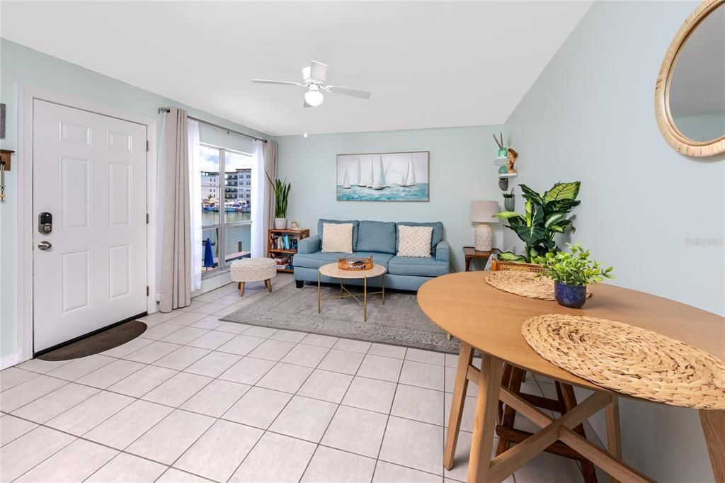 For Sale: $355,000 (1 beds, 1 baths, 430 Square Feet)