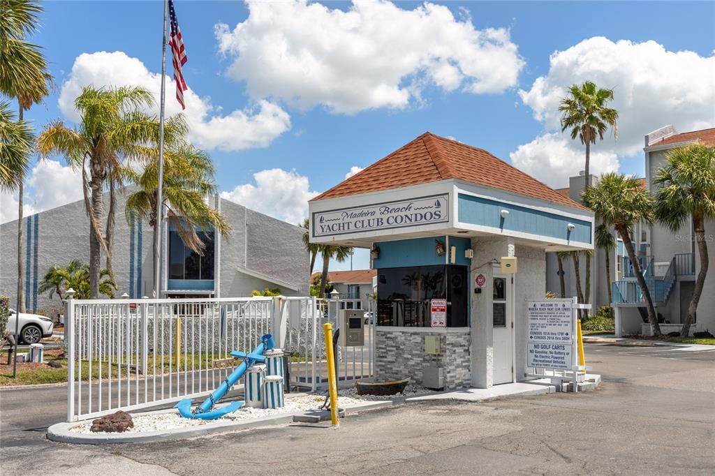 For Sale: $355,000 (1 beds, 1 baths, 430 Square Feet)