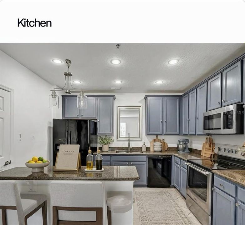 Под контрактом: $299,000 (3 спален, 2 ванн, 1807 Квадратных фут)