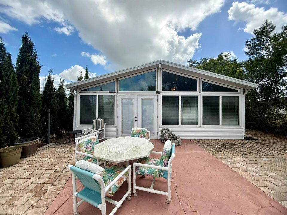 For Sale: $160,000 (2 beds, 1 baths, 408 Square Feet)