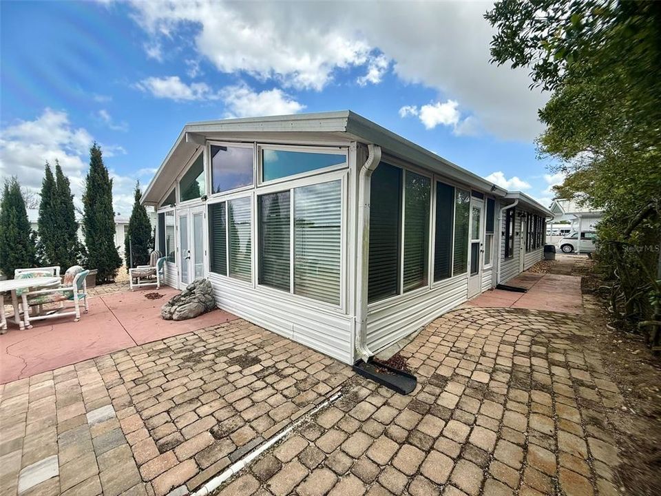 For Sale: $160,000 (2 beds, 1 baths, 408 Square Feet)