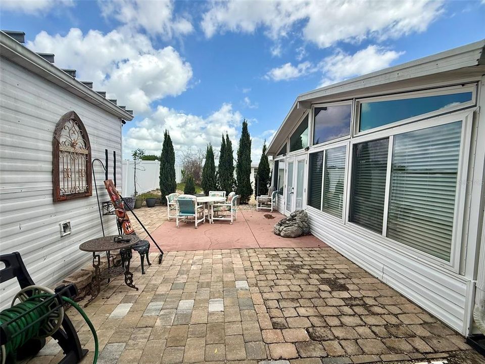 For Sale: $160,000 (2 beds, 1 baths, 408 Square Feet)