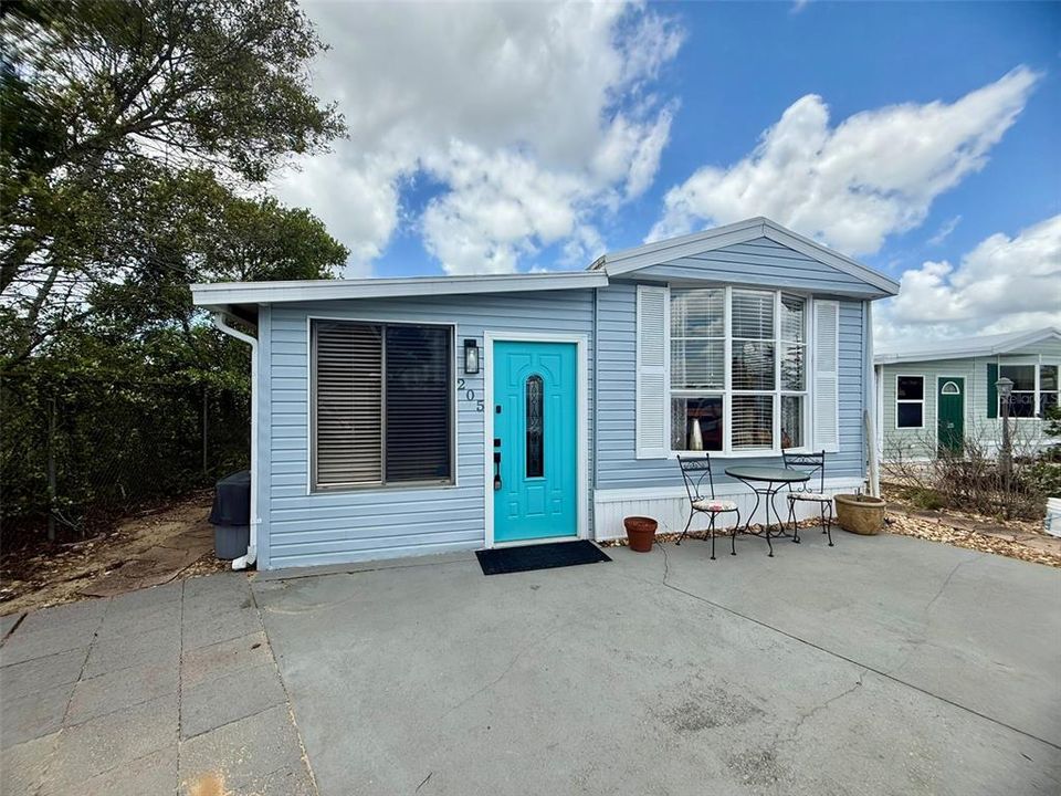 For Sale: $160,000 (2 beds, 1 baths, 408 Square Feet)