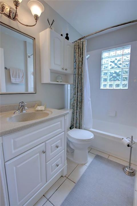 Active With Contract: $563,000 (4 beds, 2 baths, 2022 Square Feet)
