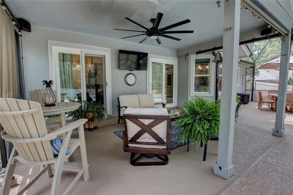 Active With Contract: $563,000 (4 beds, 2 baths, 2022 Square Feet)