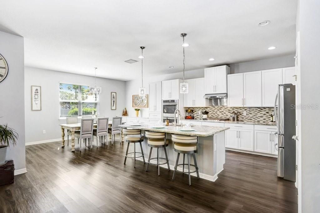 Active With Contract: $650,000 (4 beds, 3 baths, 2568 Square Feet)
