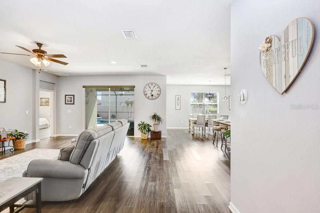 Active With Contract: $650,000 (4 beds, 3 baths, 2568 Square Feet)