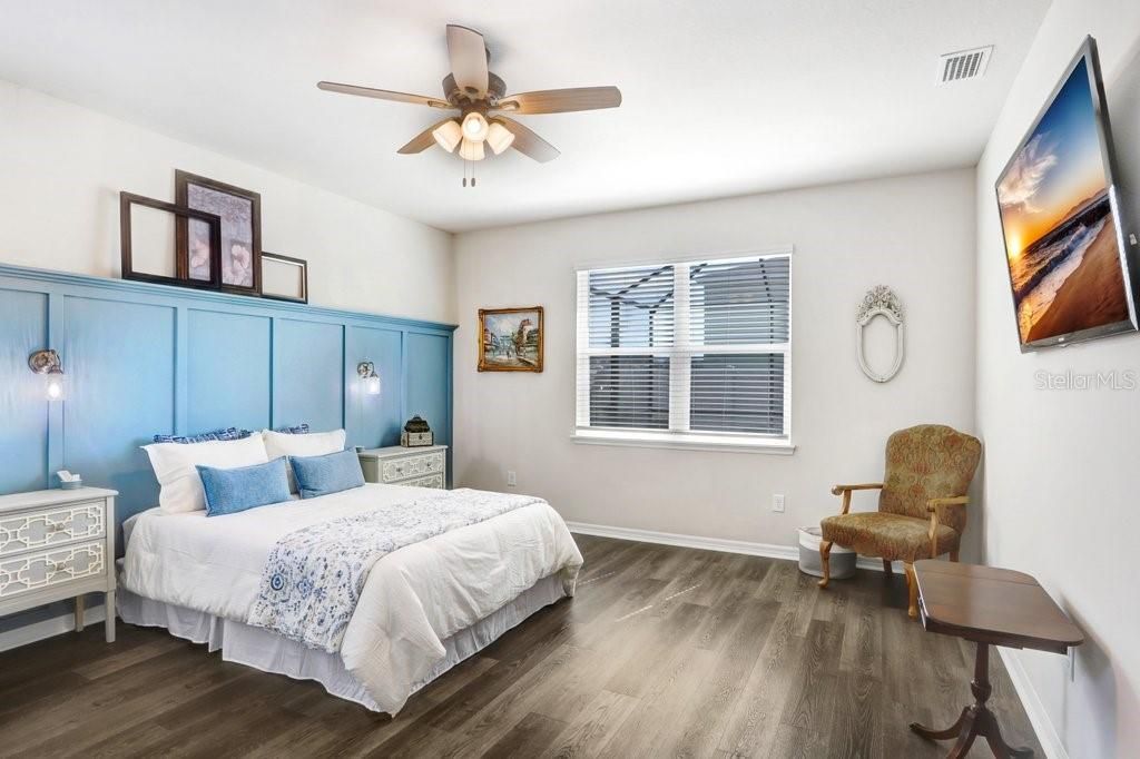Active With Contract: $650,000 (4 beds, 3 baths, 2568 Square Feet)