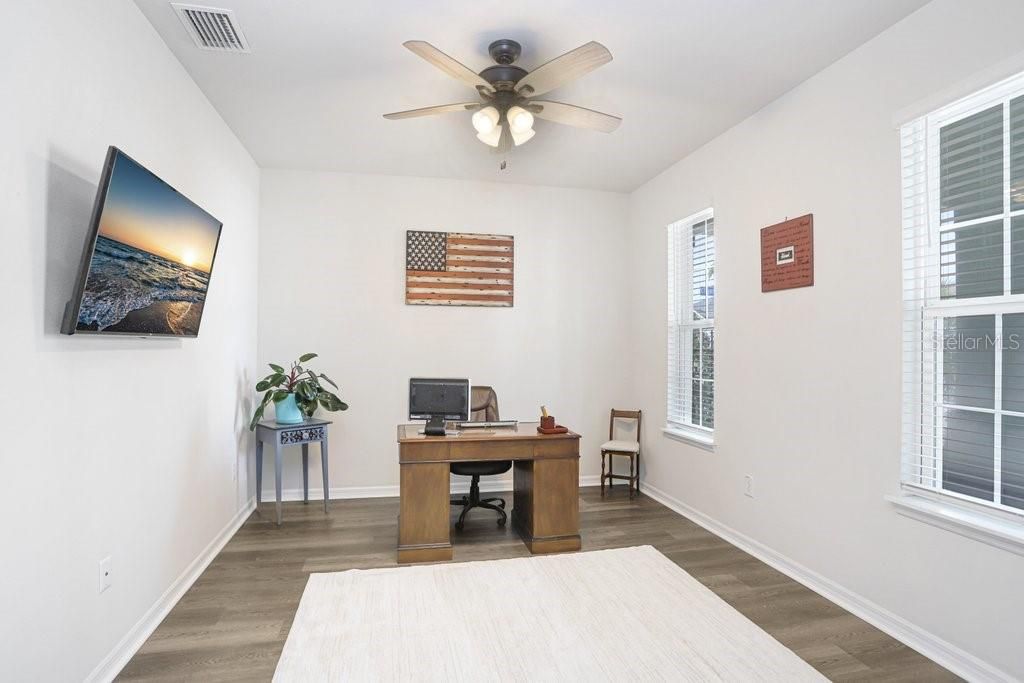Active With Contract: $650,000 (4 beds, 3 baths, 2568 Square Feet)
