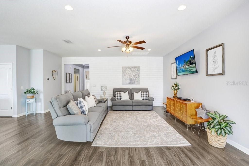 Active With Contract: $650,000 (4 beds, 3 baths, 2568 Square Feet)