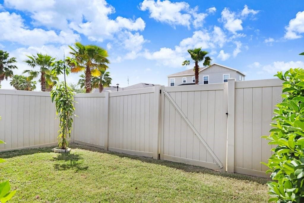 Active With Contract: $650,000 (4 beds, 3 baths, 2568 Square Feet)