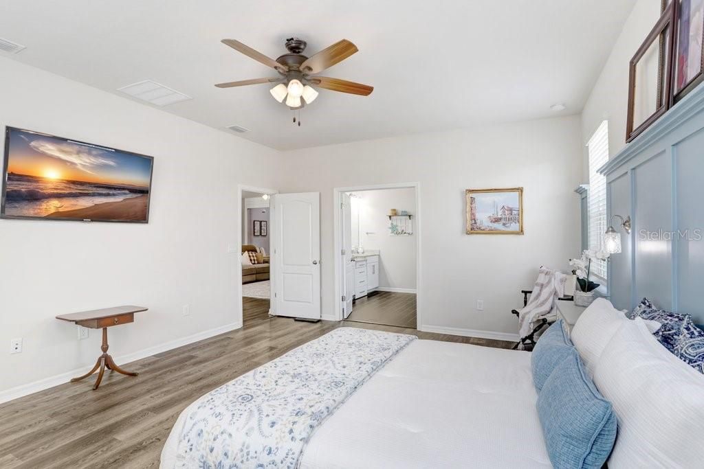 Active With Contract: $650,000 (4 beds, 3 baths, 2568 Square Feet)