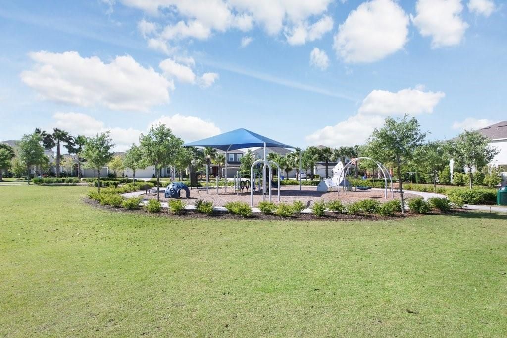 Active With Contract: $650,000 (4 beds, 3 baths, 2568 Square Feet)