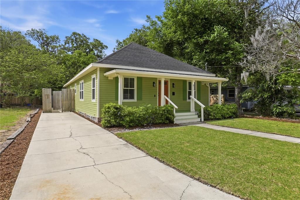 Active With Contract: $600,000 (4 beds, 3 baths, 1800 Square Feet)