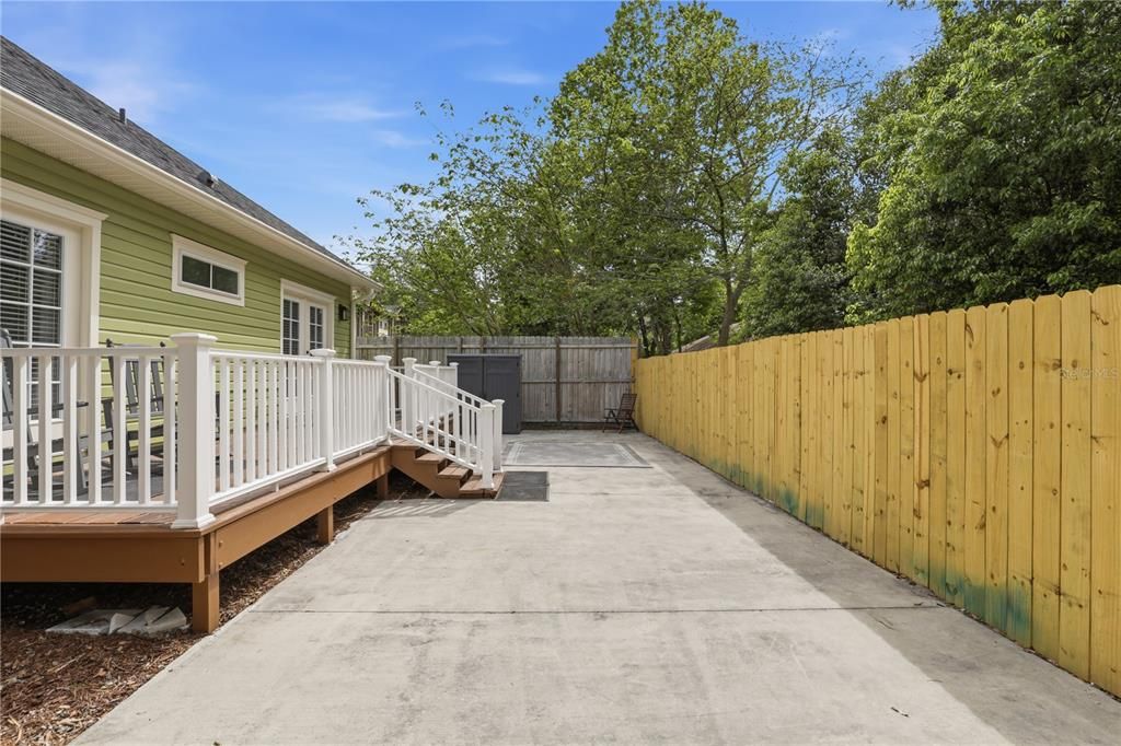 Active With Contract: $600,000 (4 beds, 3 baths, 1800 Square Feet)