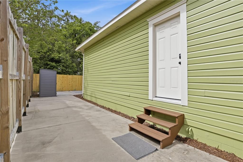 Active With Contract: $600,000 (4 beds, 3 baths, 1800 Square Feet)
