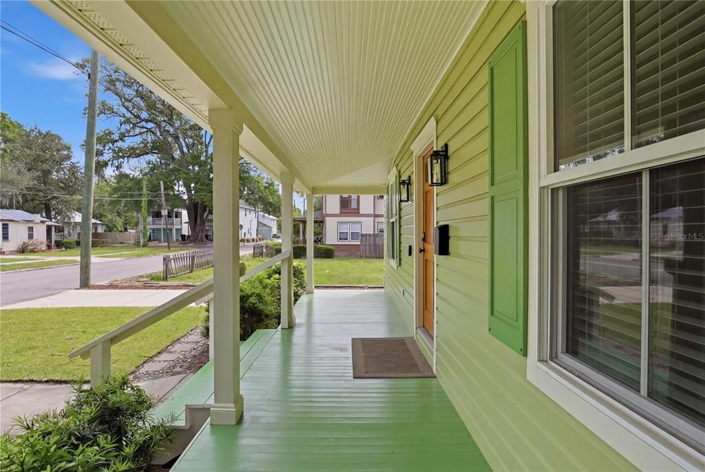 Active With Contract: $600,000 (4 beds, 3 baths, 1800 Square Feet)
