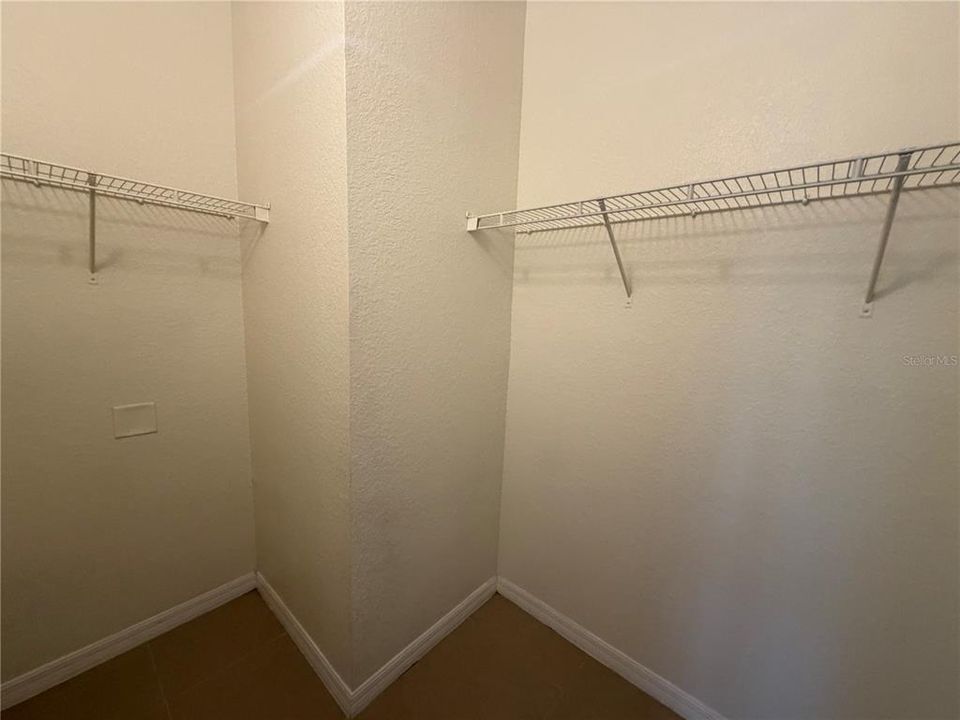 Activo con contrato: $1,800 (2 camas, 2 baños, 782 Pies cuadrados)