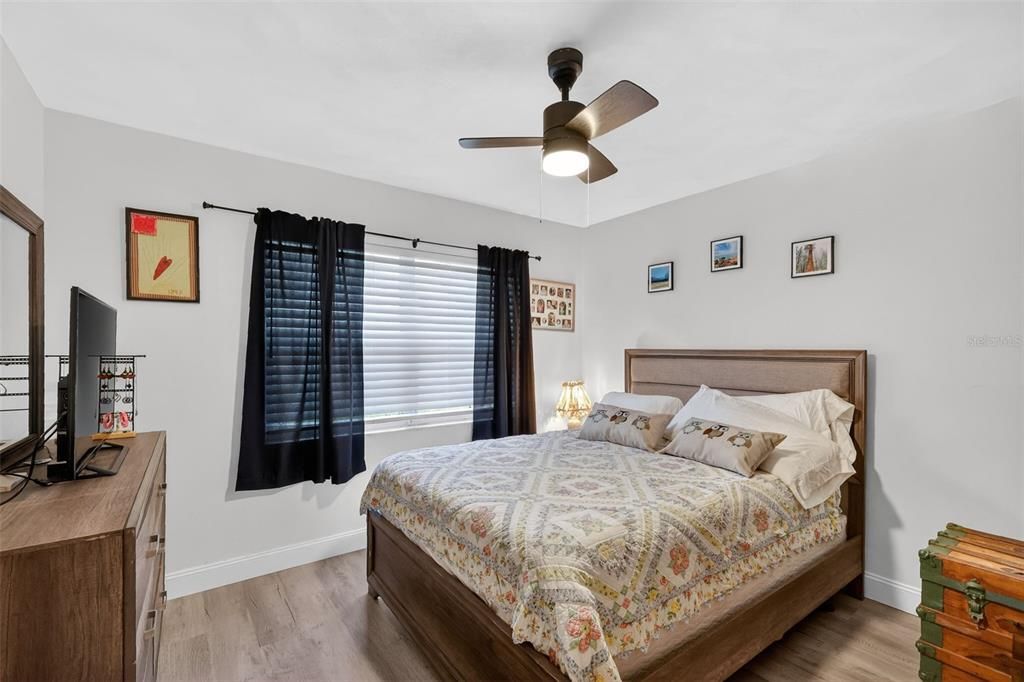 For Sale: $299,000 (3 beds, 2 baths, 1596 Square Feet)
