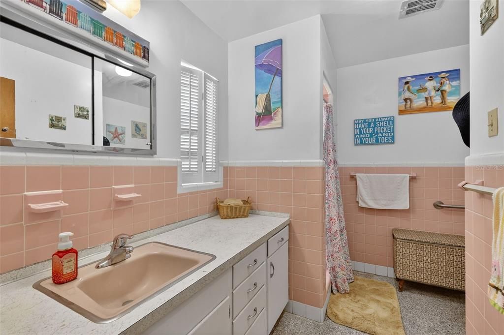 For Sale: $299,000 (3 beds, 2 baths, 1596 Square Feet)