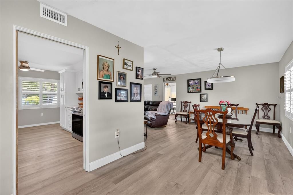 For Sale: $299,000 (3 beds, 2 baths, 1596 Square Feet)