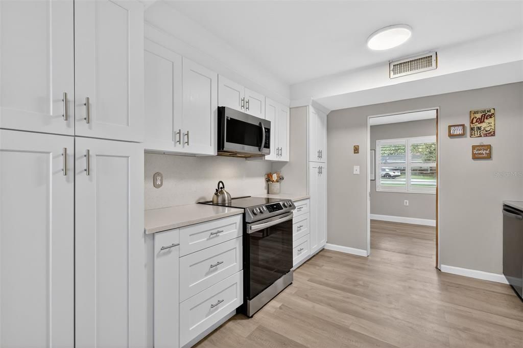 For Sale: $299,000 (3 beds, 2 baths, 1596 Square Feet)