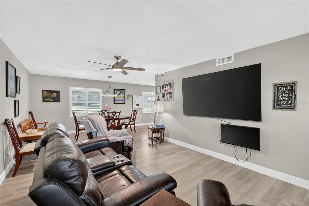 For Sale: $299,000 (3 beds, 2 baths, 1596 Square Feet)