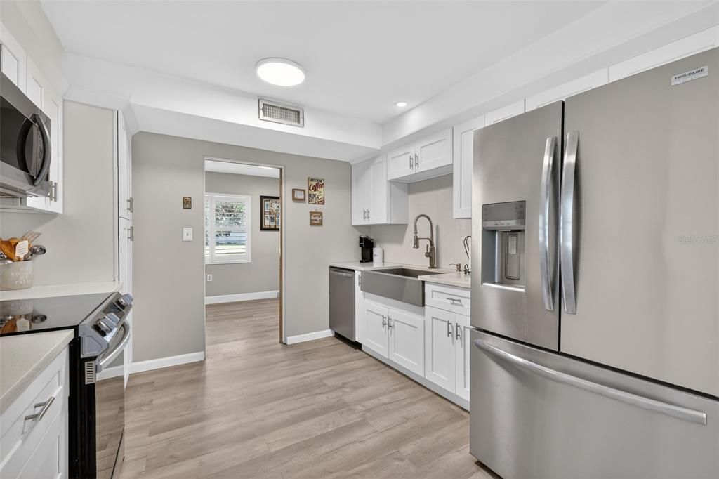 For Sale: $299,000 (3 beds, 2 baths, 1596 Square Feet)