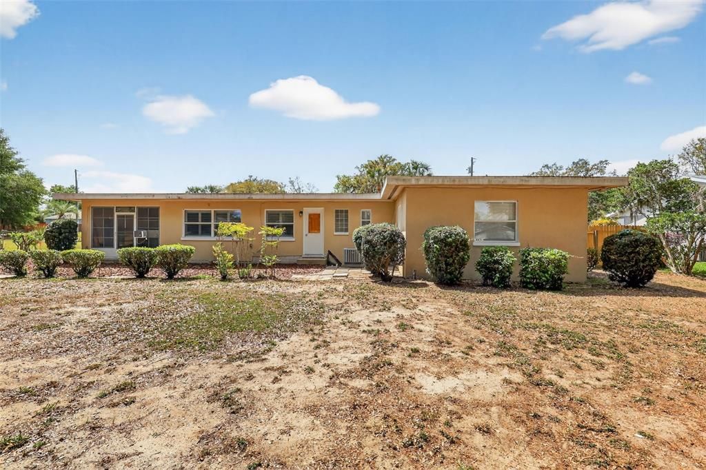 For Sale: $299,000 (3 beds, 2 baths, 1596 Square Feet)