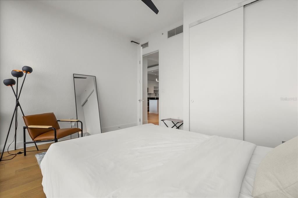 Active With Contract: $474,900 (2 beds, 2 baths, 1268 Square Feet)