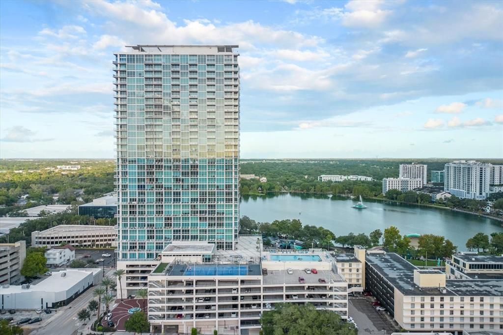 Active With Contract: $474,900 (2 beds, 2 baths, 1268 Square Feet)