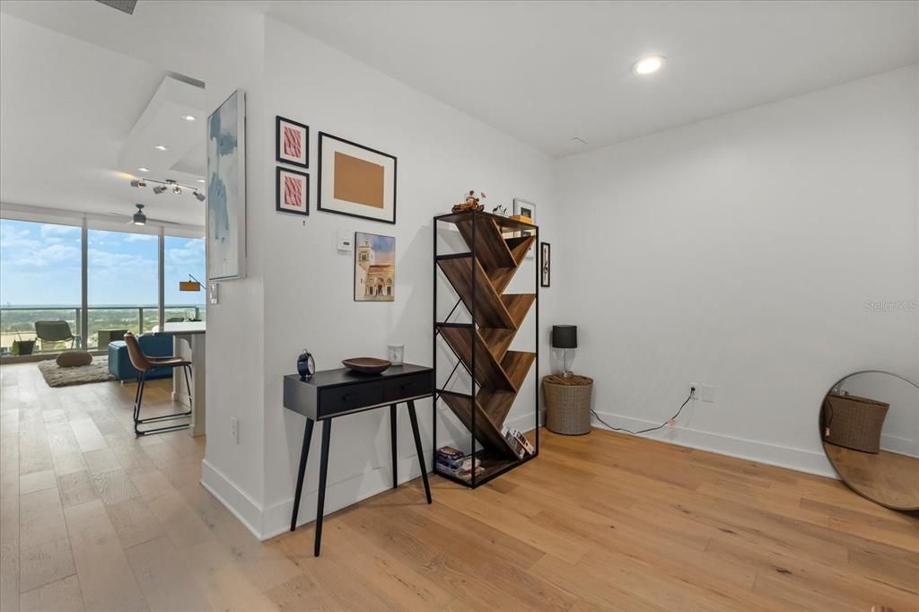 Active With Contract: $474,900 (2 beds, 2 baths, 1268 Square Feet)