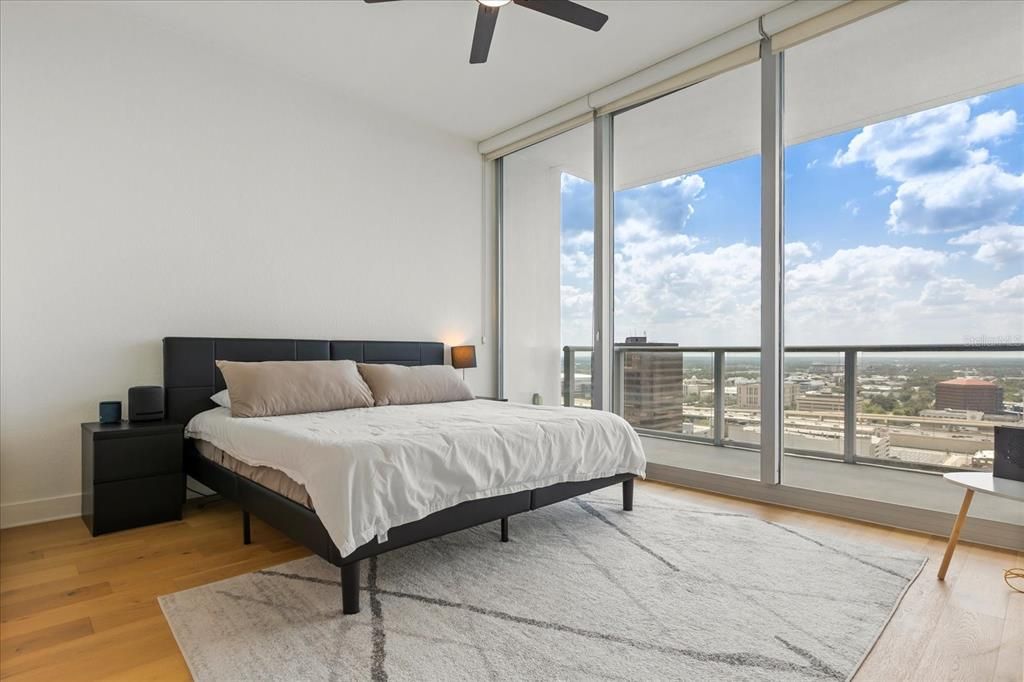 Active With Contract: $474,900 (2 beds, 2 baths, 1268 Square Feet)