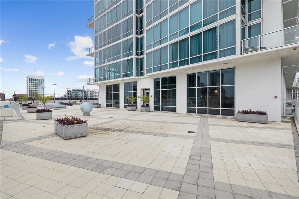 Active With Contract: $474,900 (2 beds, 2 baths, 1268 Square Feet)