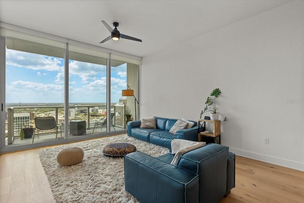 Active With Contract: $474,900 (2 beds, 2 baths, 1268 Square Feet)