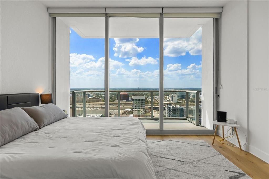 Active With Contract: $474,900 (2 beds, 2 baths, 1268 Square Feet)