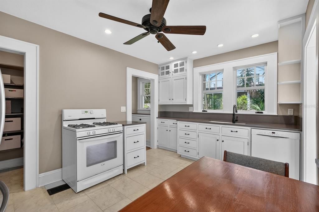 For Sale: $649,000 (6 beds, 4 baths, 3116 Square Feet)