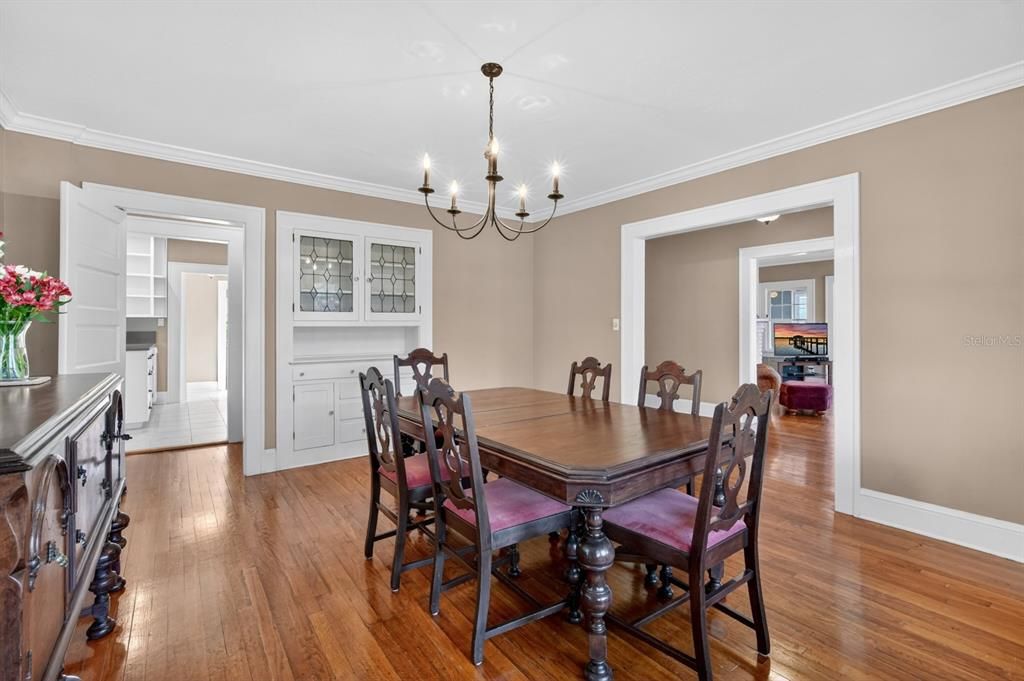 For Sale: $649,000 (6 beds, 4 baths, 3116 Square Feet)