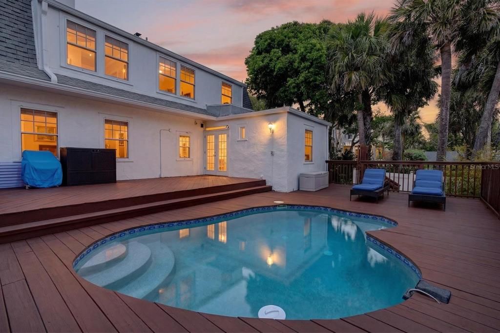 For Sale: $649,000 (6 beds, 4 baths, 3116 Square Feet)